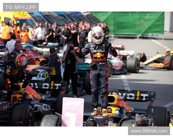 维斯塔潘强势夺冠梅赛德斯策略失误F1赛季冠军悬念再起