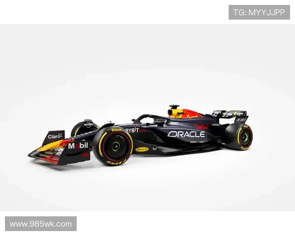 F1赛季最新动态：红牛车队再度称霸，梅赛德斯奋力追赶