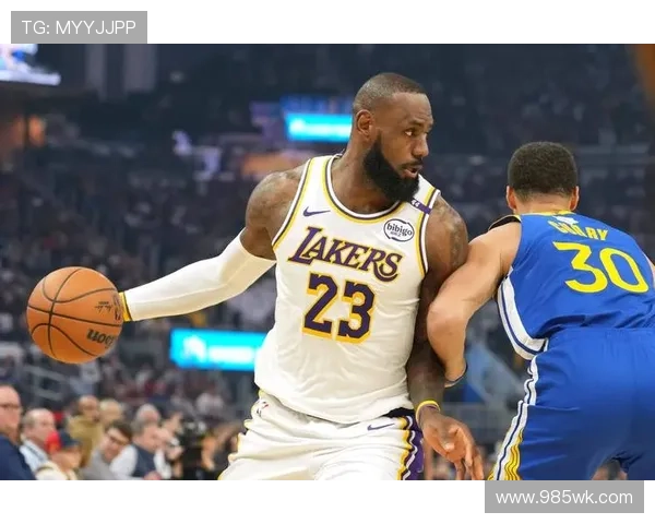 《詹姆斯领衔湖人迎战勇士浓眉受伤未能出战精彩看点》