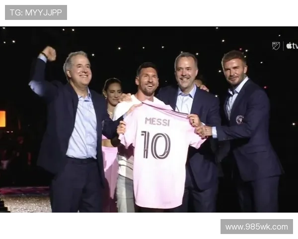 梅西加盟美国国际迈阿密足球队引发全球关注，足球世界迎来新篇章